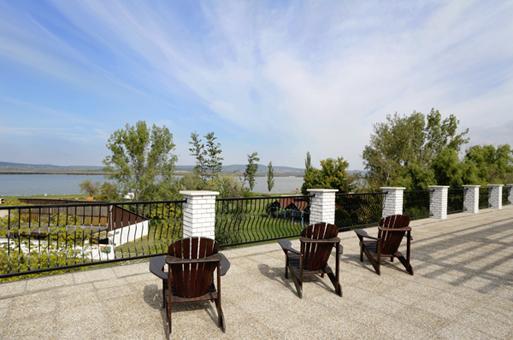 Atrium Agard Panzio Bed & Breakfast Gardony Bagian luar foto