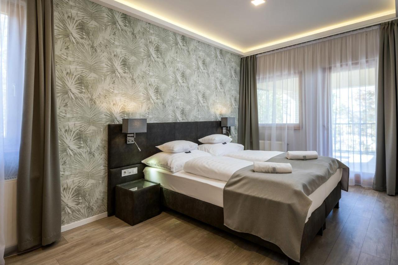 Atrium Agard Panzio Bed & Breakfast Gardony Bagian luar foto