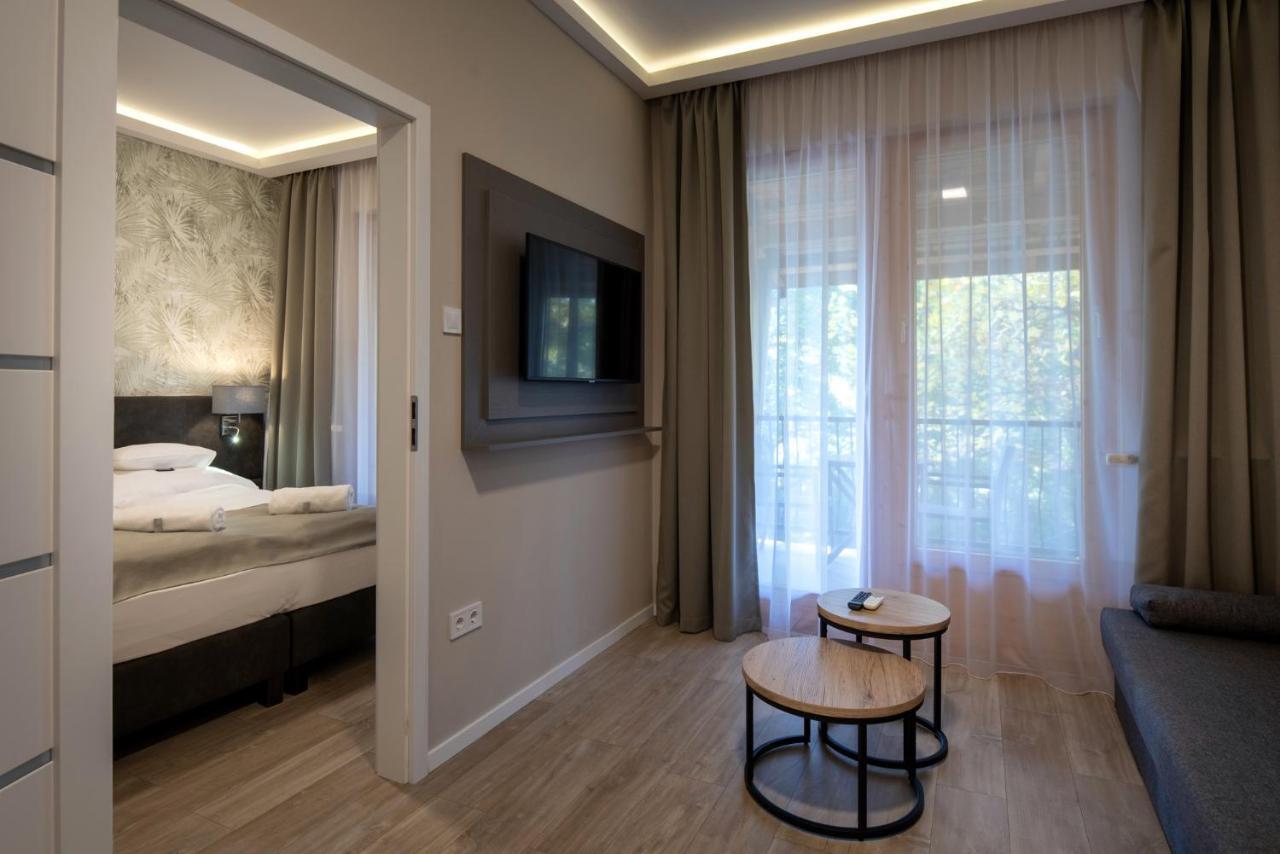 Atrium Agard Panzio Bed & Breakfast Gardony Bagian luar foto