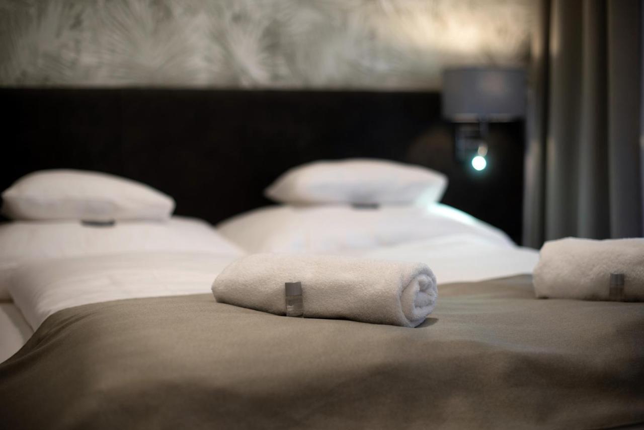 Atrium Agard Panzio Bed & Breakfast Gardony Bagian luar foto