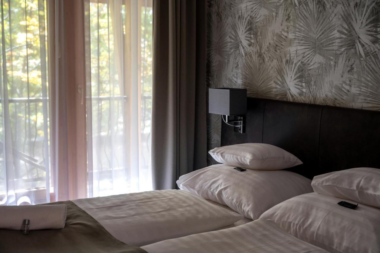 Atrium Agard Panzio Bed & Breakfast Gardony Bagian luar foto